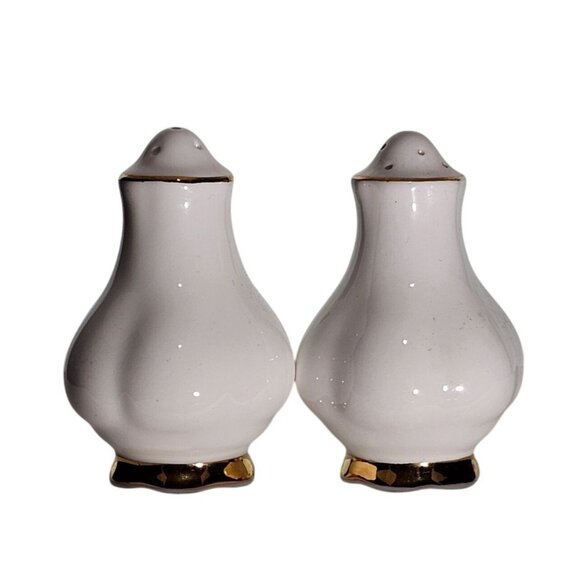 Royal Albert Val D'or Salt Pepper Shakers 3"  white gold trim fine china England - Picture 1 of 9
